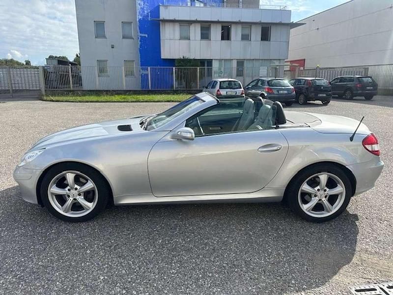 Usata Mercedes SLK280 Chrome 231 CV (169 kW) 2006 Argento Cabrio