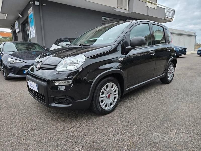 Usata Fiat Panda S 70 CV (51 kW) 2024 Nero Utilitaria