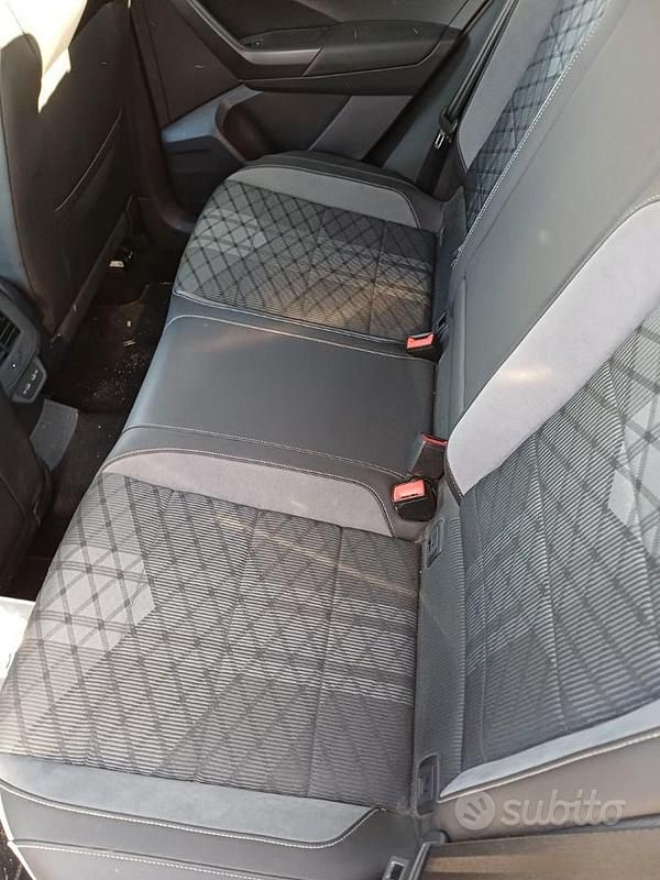 Usata VW T-Roc R-line 116 CV (85 kW) 2023 SUV