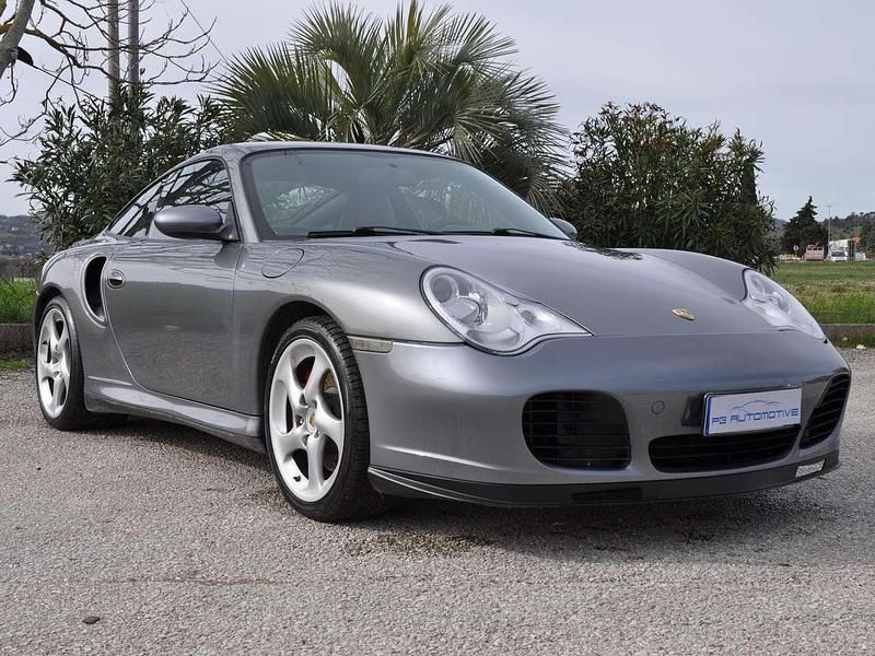 Usata Porsche 911 Carrera 420 CV (308 kW) 2002 Grigio Coupé