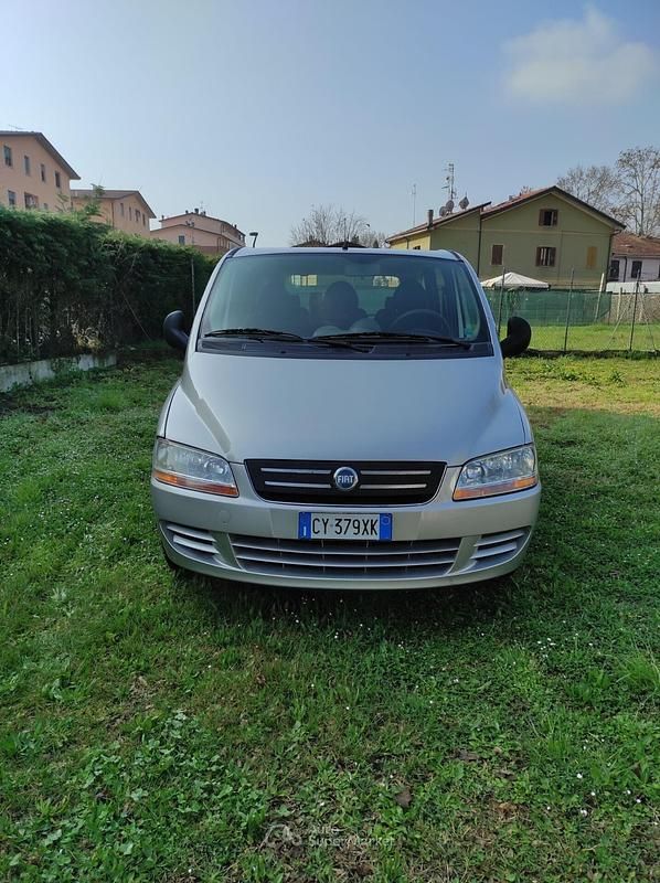 Usata Fiat Multipla Dynamic 103 CV (75 kW) 2006 Marrone Monovolume