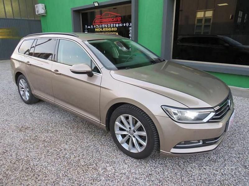 Usata VW Passat Comfortline 120 CV (88 kW) 2016 Marrone Station wagon