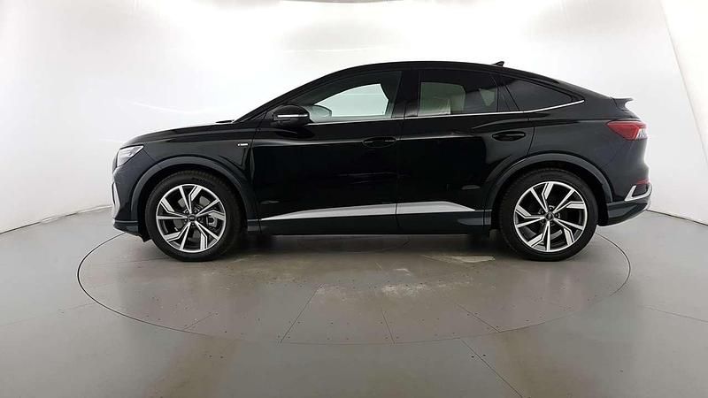 Nuova Audi Q4 e-tron Ambiente 77 kW (105 CV) 2025 Nero mito metallizzato SUV