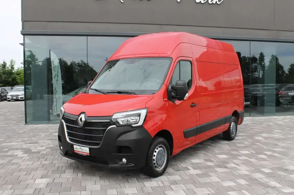 Usata Renault Master 150 CV (110 kW) 2020 Rosso Monovolume