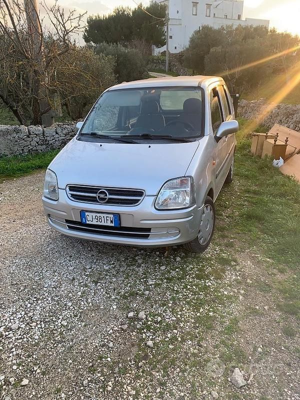 Usata Opel Agila 2002 Grigio Berlina