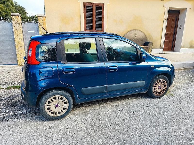 Usata Fiat Panda Active 69 CV (50 kW) 2012 Blu Utilitaria