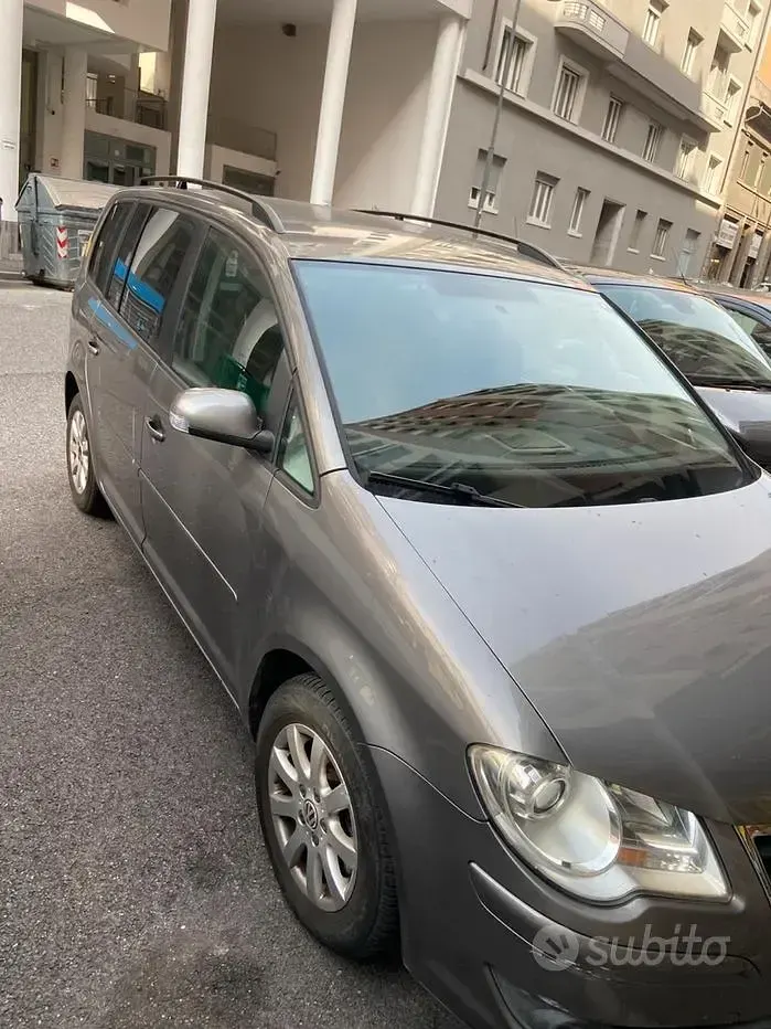 Usata VW Touran 140 CV (102 kW) 2008 Grigio Monovolume