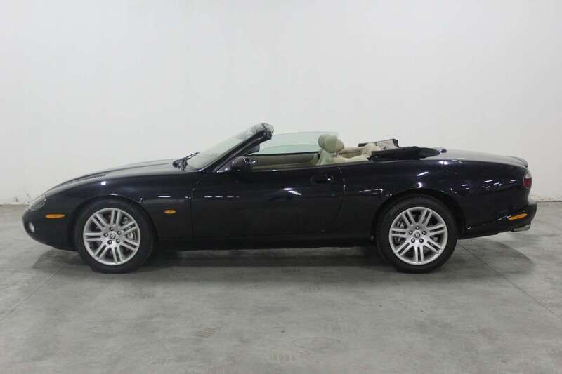 Usata Jaguar XKR S 396 CV (291 kW) 2003 Verde Cabrio