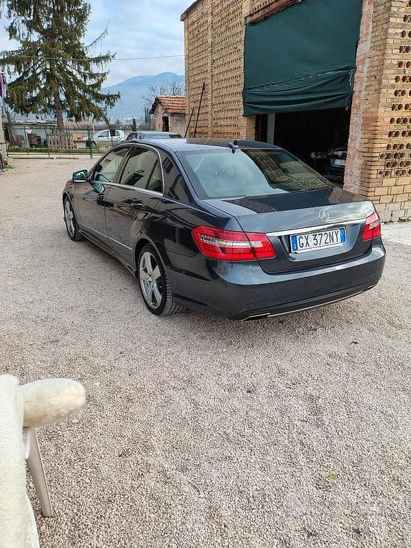 Usata Mercedes E200 2013 Grigio Berlina