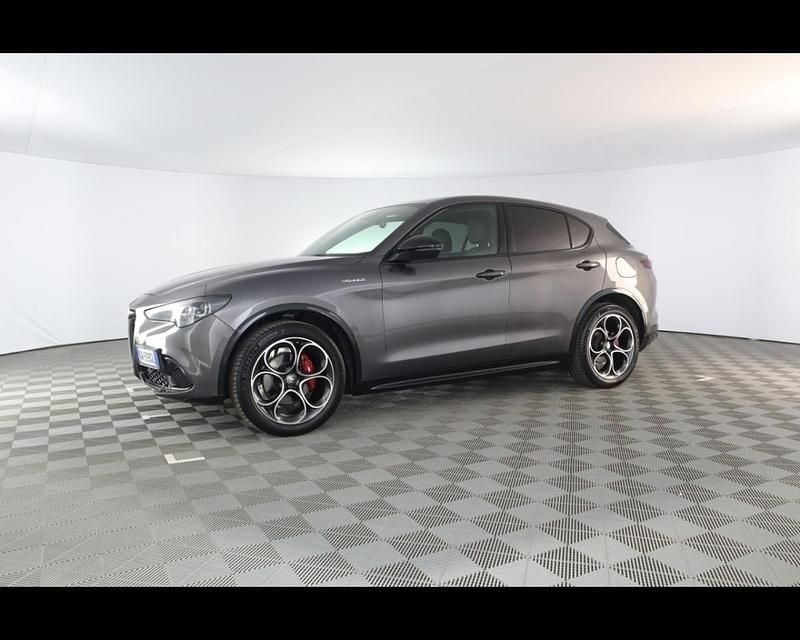 Usata Alfa Romeo Stelvio Veloce 209 CV (153 kW) 2024 Grigio / pastello SUV