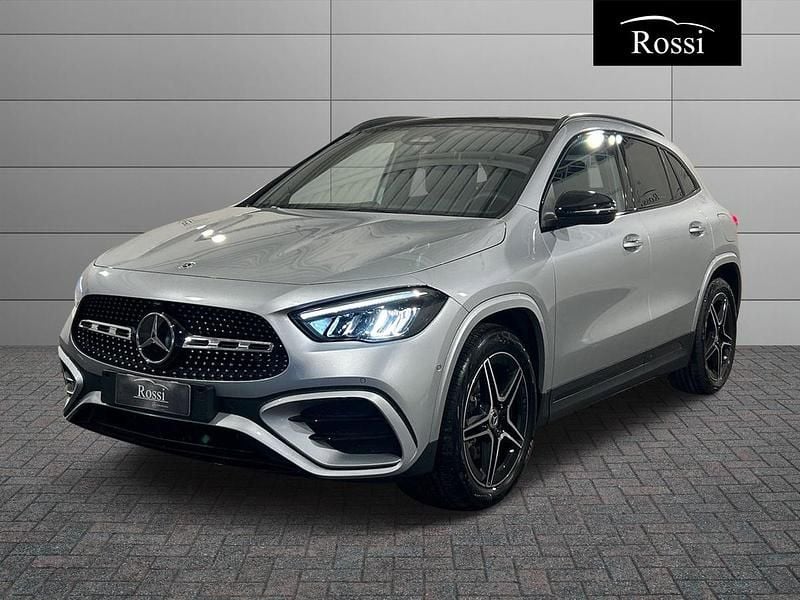 Nuova Mercedes GLA200 163 CV (119 kW) 2025 Nero SUV