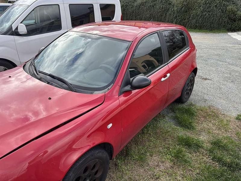 Usata Alfa Romeo 2000 Progression 116 CV (85 kW) 2002 Berlina