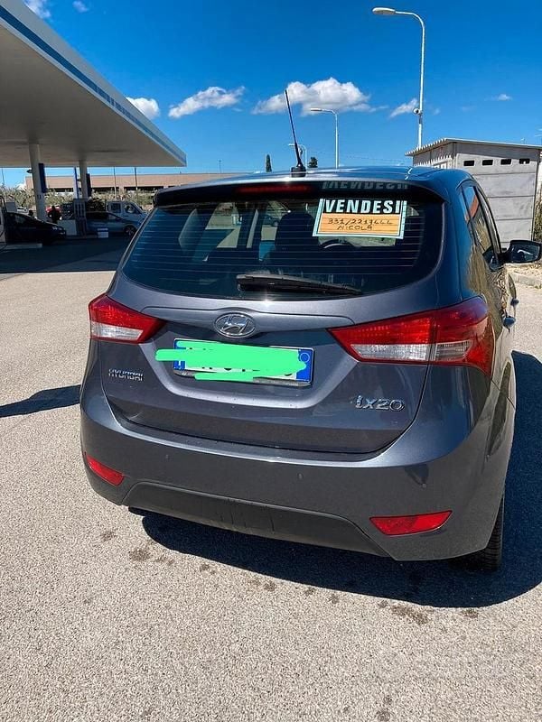 Grigio Usata 2018 Hyundai ix20 Due volumi | 8000 € (Buon prezzo) - Immagine 1/4
