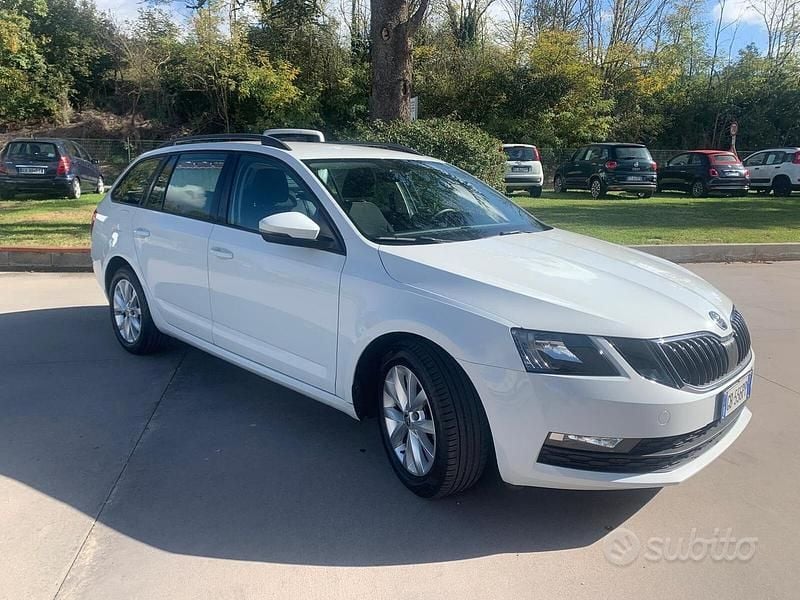 Usata Skoda Octavia G-TEC Executive 130 CV (95 kW) 2020 Bianco Station wagon