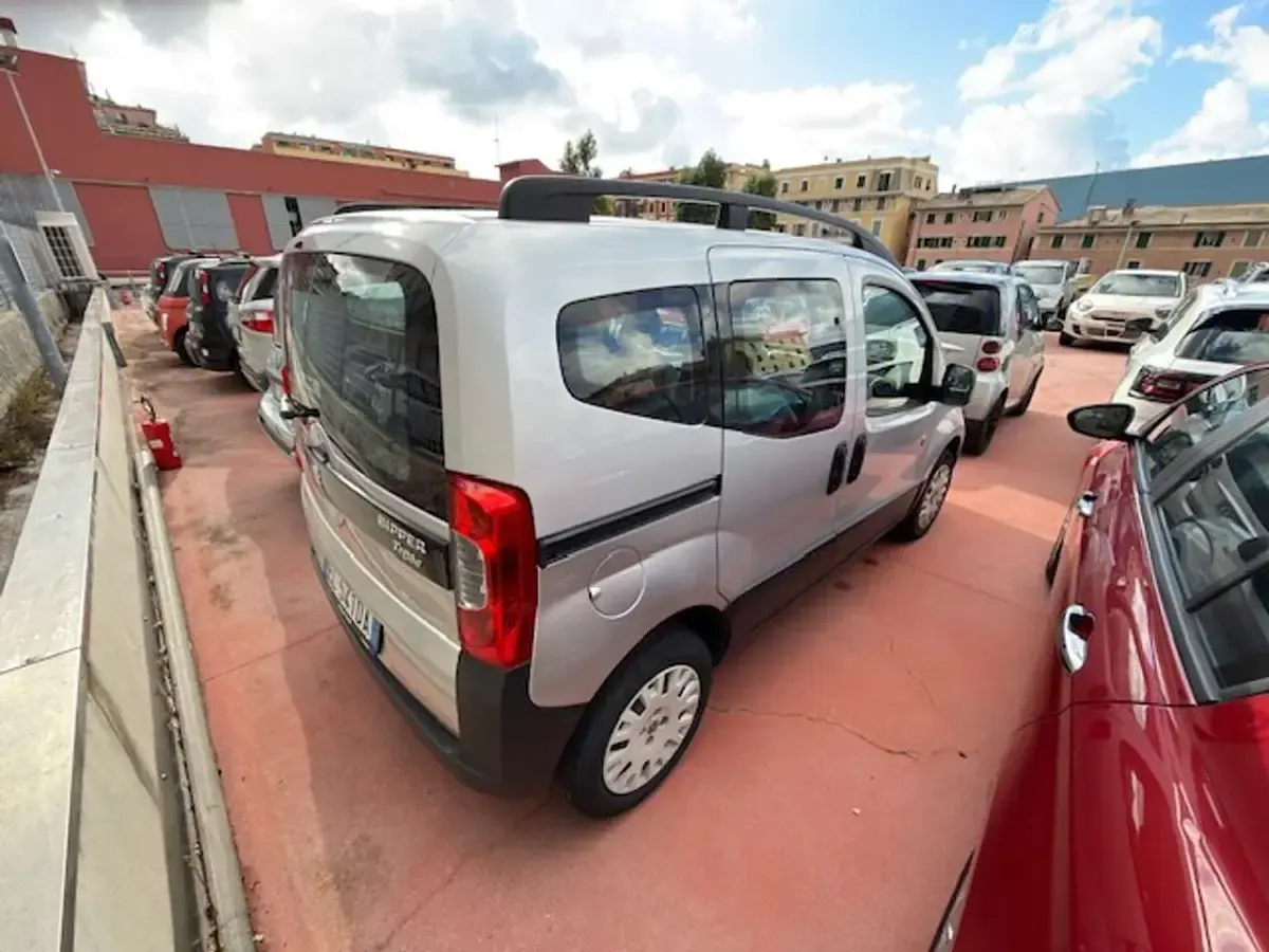 Usata Peugeot TePee Outdoor 73 CV (53 kW) 2012 Argento Station wagon