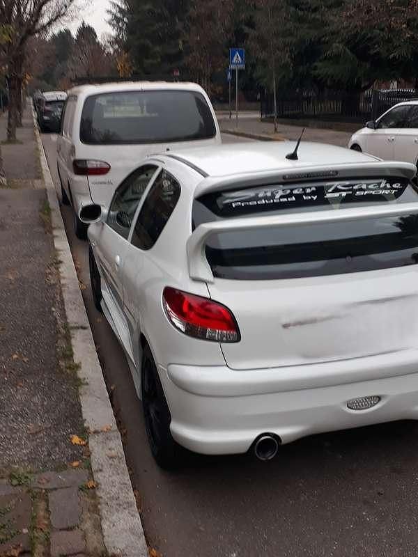 Usata Peugeot 206 GTi 136 CV (100 kW) 2003 Bianco Berlina