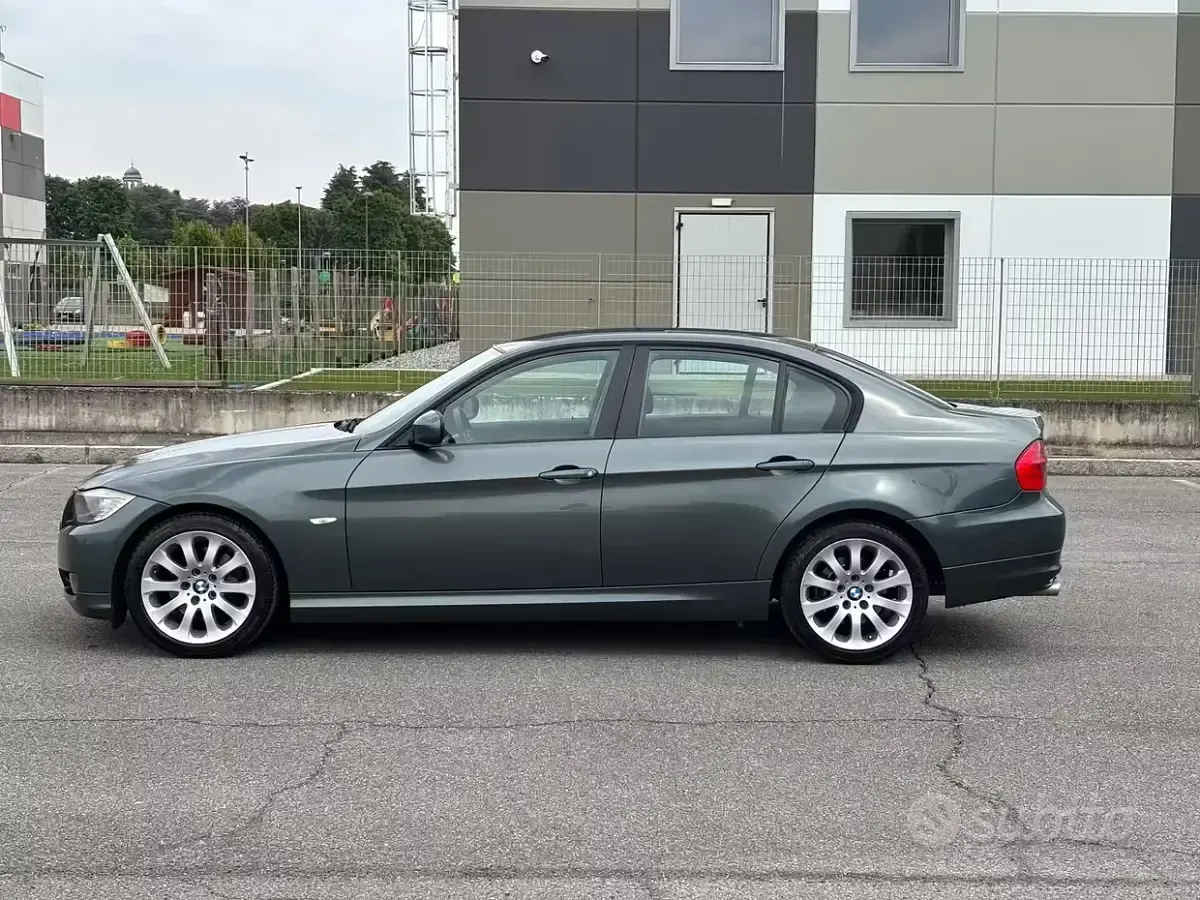 Occasion BMW 320 177 ch (130 kW) 2008 Gris Berline