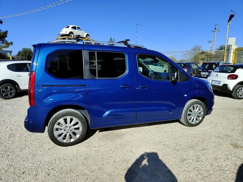 Usata Opel Combo Life Edition+ 102 CV (75 kW) 2021 Blu/azzurro Berlina