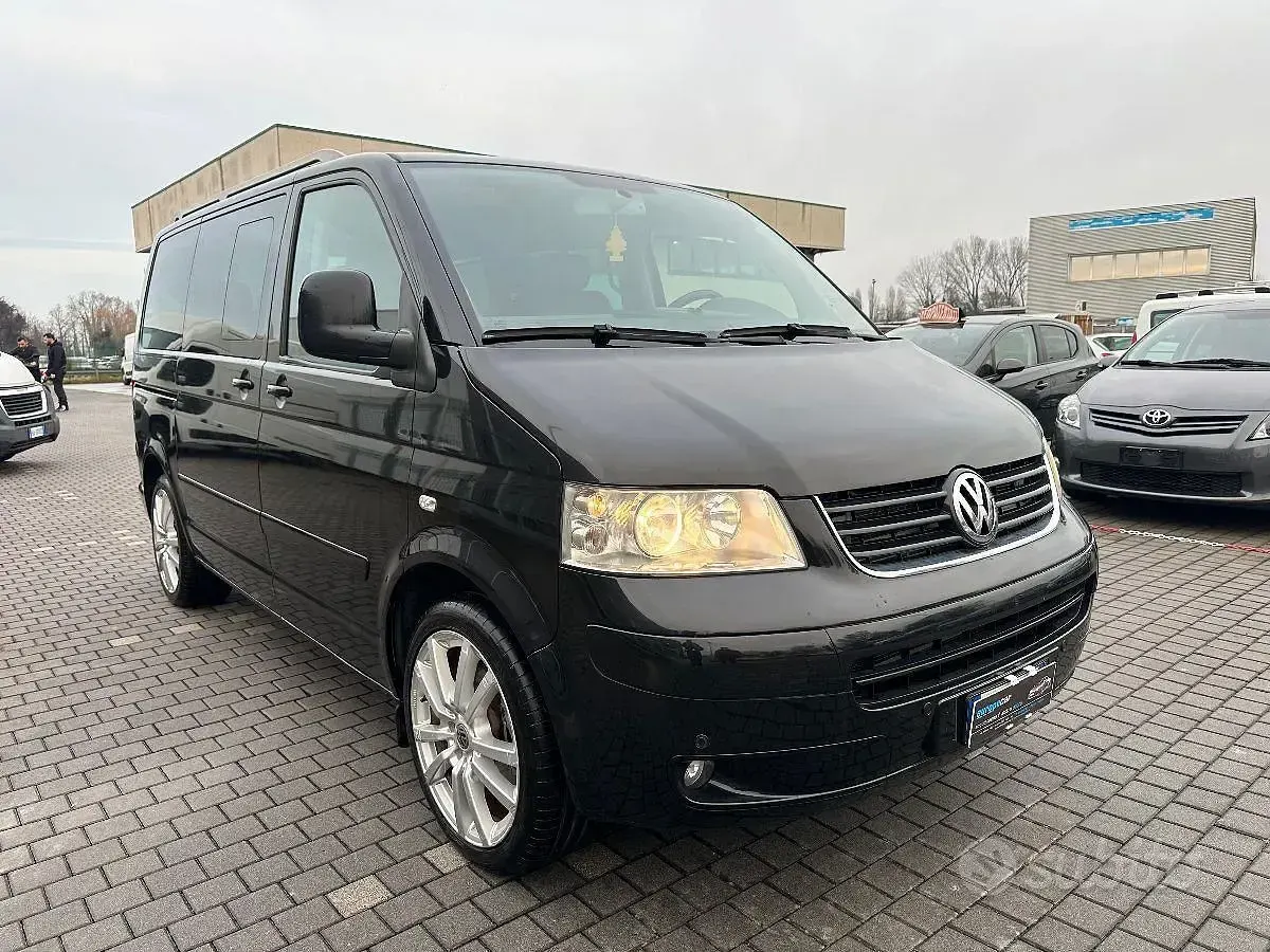 Usata VW Multivan 178 CV (130 kW) 2007 Nero Monovolume