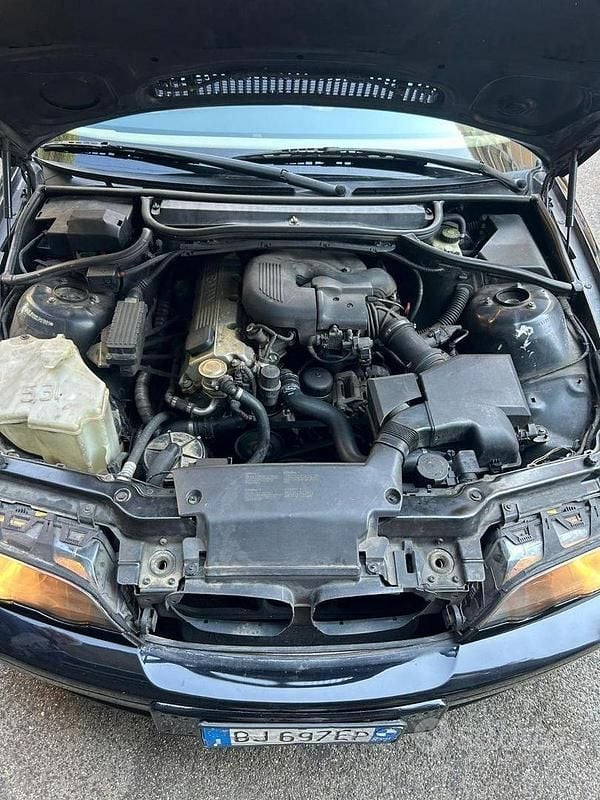 Usata BMW 318 2000 Nero Coupé