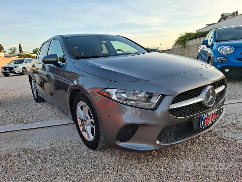 Usata Mercedes A180 116 CV (85 kW) 2018 Grigio Berlina