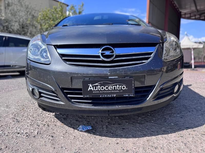 Usata Opel Corsa Edition 75 CV (55 kW) 2010 Grigio Utilitaria