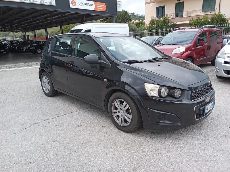 Usata Chevrolet Aveo 86 CV (63 kW) 2014 Nero Berlina