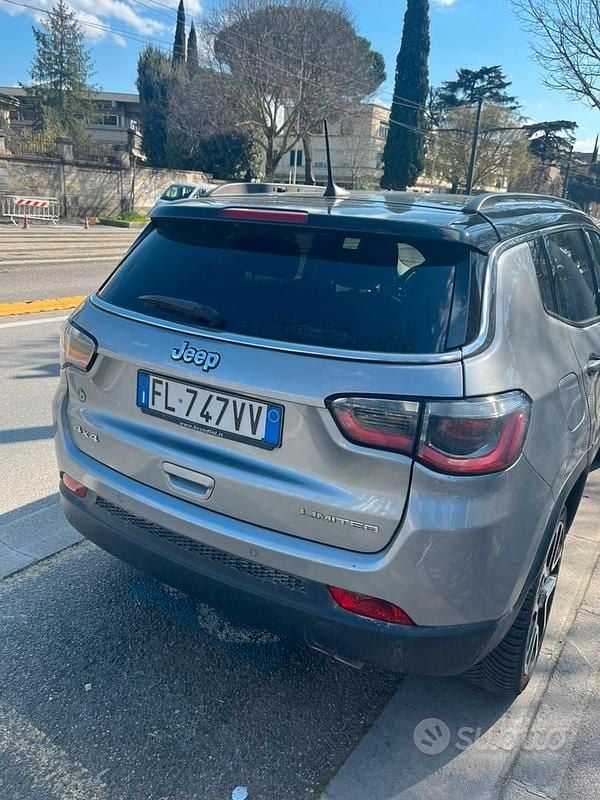 Usata Jeep Compass Limited 140 CV (102 kW) 2017 Grigio SUV