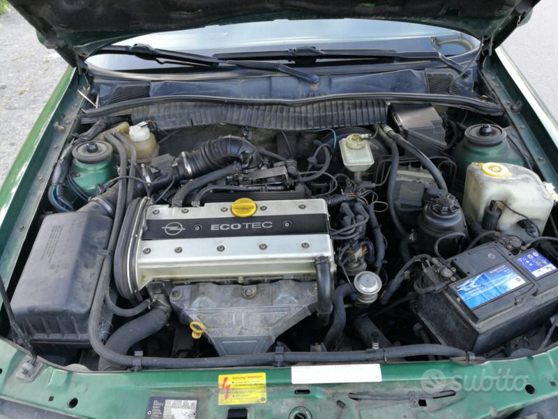 Usata Opel Calibra 136 CV (100 kW) 1997 Verde Coupé