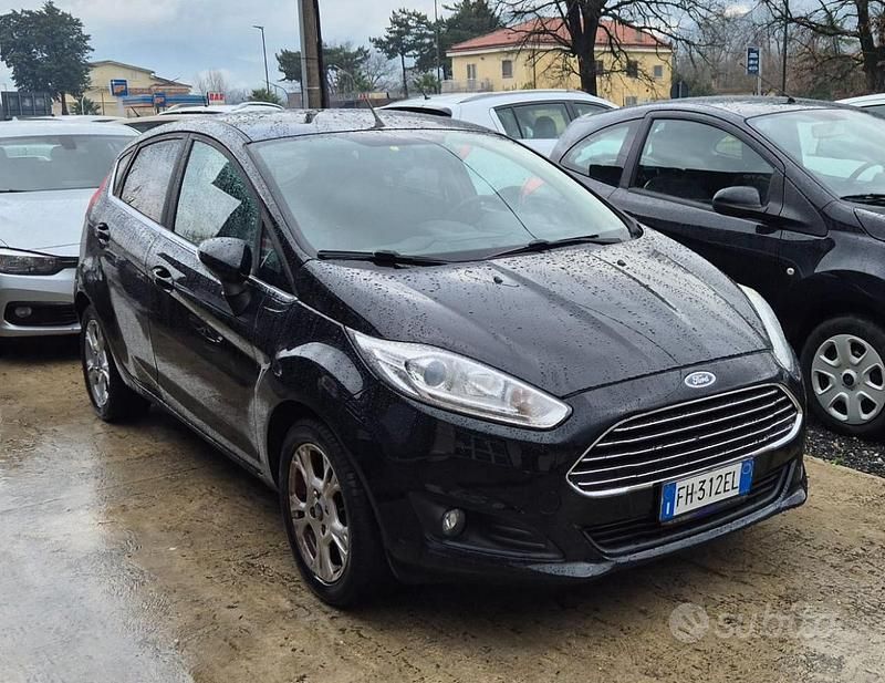 Usata Ford Fiesta Business Edition 75 CV (55 kW) 2017 Bianco Berlina