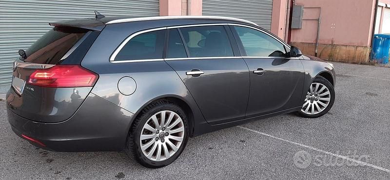 Usata Opel Insignia 160 CV (117 kW) 2011 Grigio Berlina