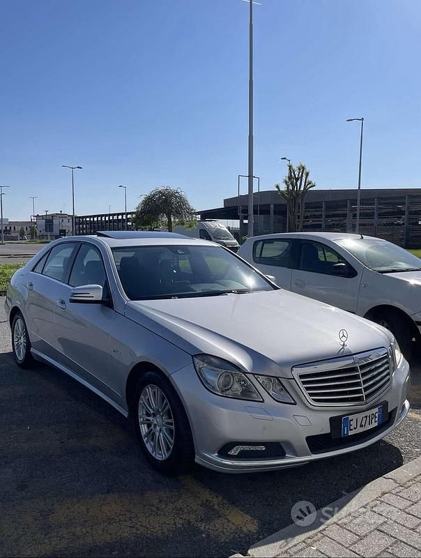 Usata Mercedes E350 Elegance 265 CV (194 kW) 2011 Grigio Berlina