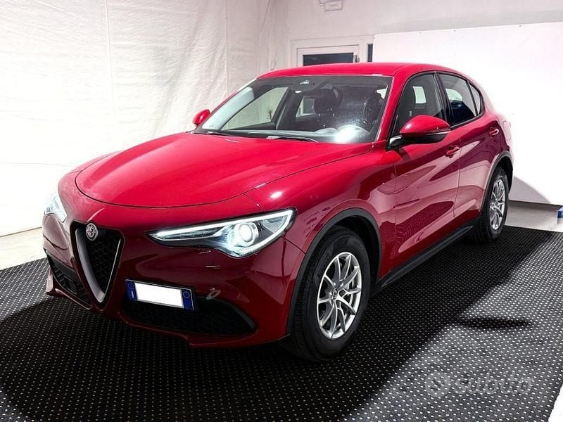 Usata Alfa Romeo Stelvio Business 160 CV (117 kW) 2019 Rosso pastello SUV