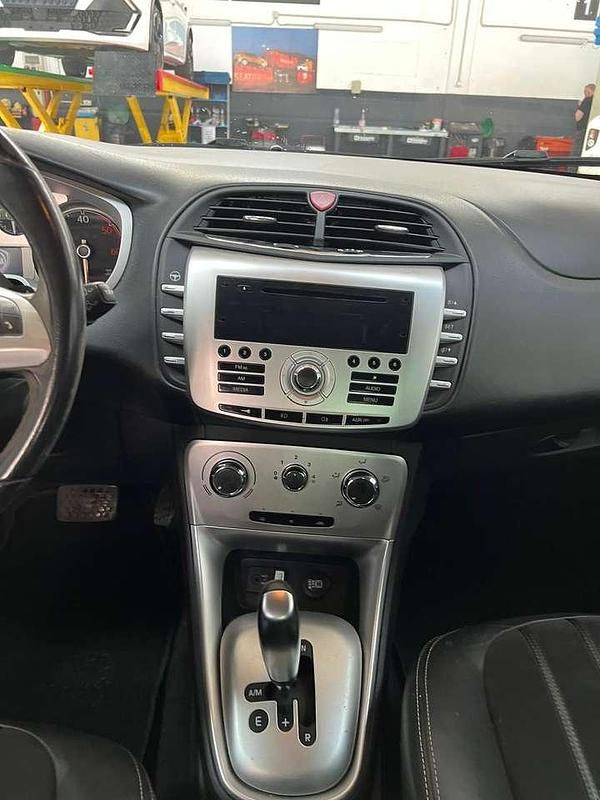 Usata Lancia Delta 120 CV (88 kW) 2011 Nero Utilitaria