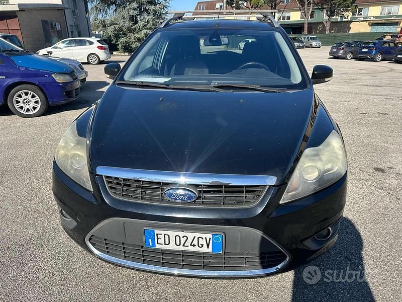 Usata Ford Focus 90 CV (66 kW) 2010 Nero Station wagon