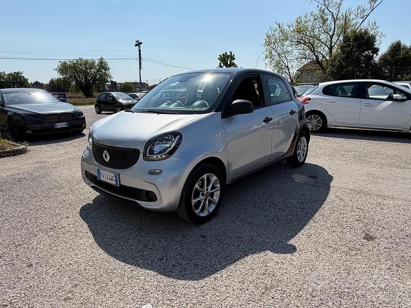 Usata Smart ForFour Prime 71 CV (52 kW) 2015 Grigio Utilitaria