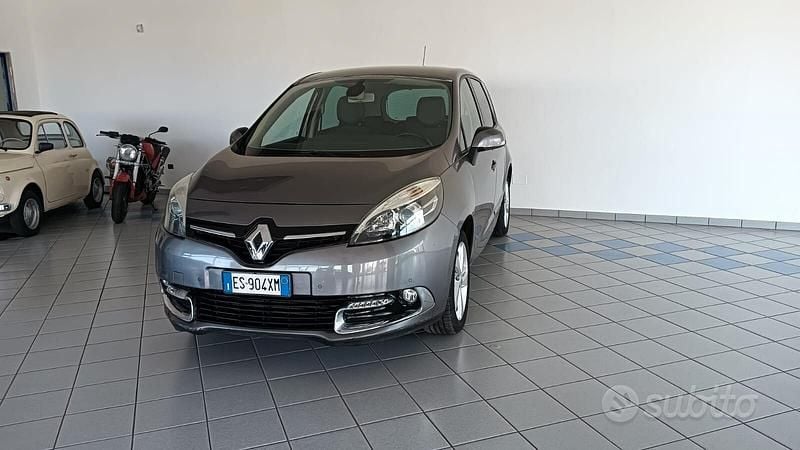 Usata Renault Scénic III 110 CV (80 kW) 2013 Giallo Monovolume