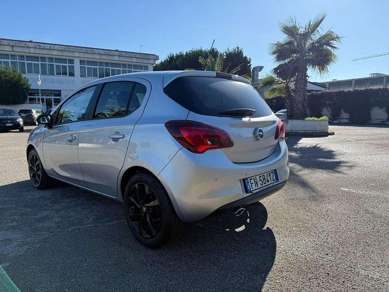 Usata Opel Corsa 75 CV (55 kW) 2018 Berlina