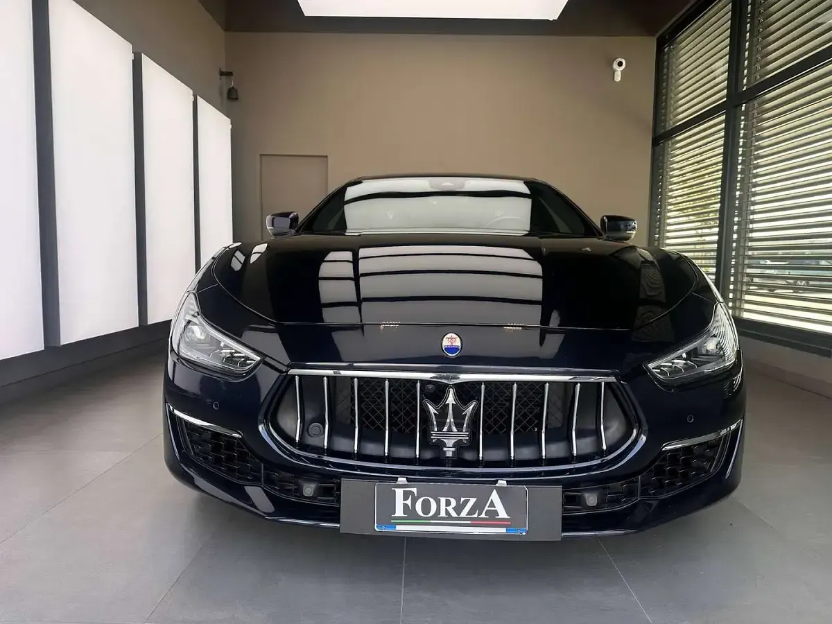 Usata Maserati Ghibli GranLusso 275 CV (202 kW) 2018 Blu nobile Berlina