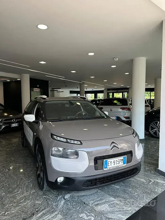 Usata Citroën C4 Cactus Feel 82 CV (60 kW) 2015 Marrone Utilitaria