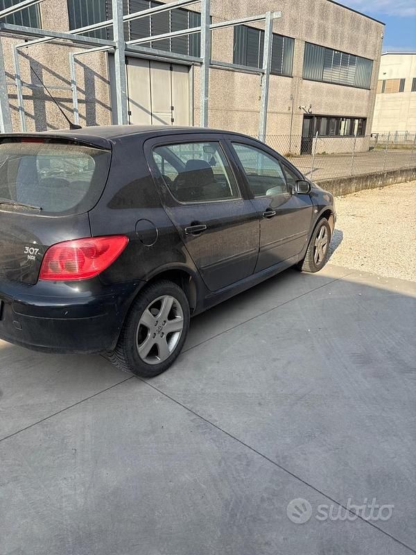 Usata Peugeot 307 2002 Nero Berlina