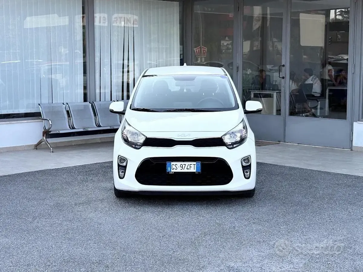 Usata Kia Picanto 65 CV (47 kW) 2023 Bianco Utilitaria