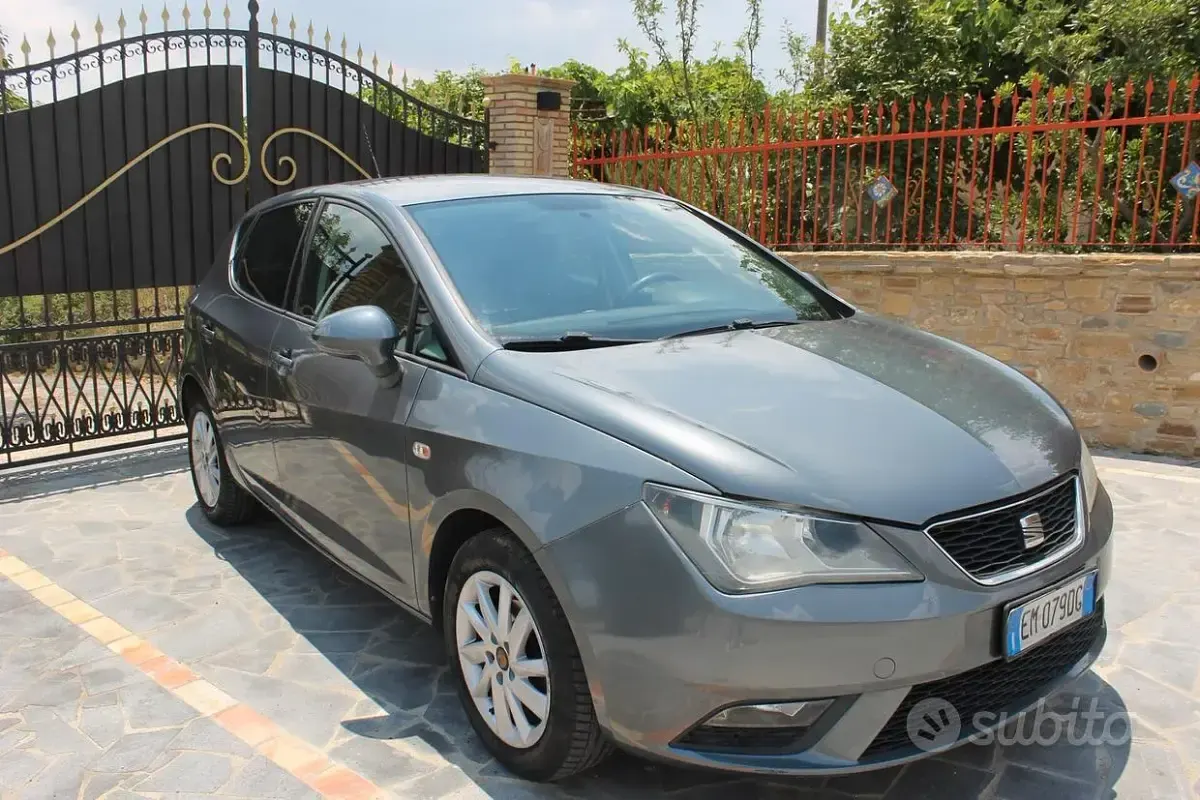 Usata Seat Ibiza Style 90 CV (66 kW) 2012 Grigio Berlina