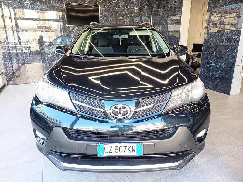 Usata Toyota RAV4 Lounge 124 CV (91 kW) 2015 Nero SUV