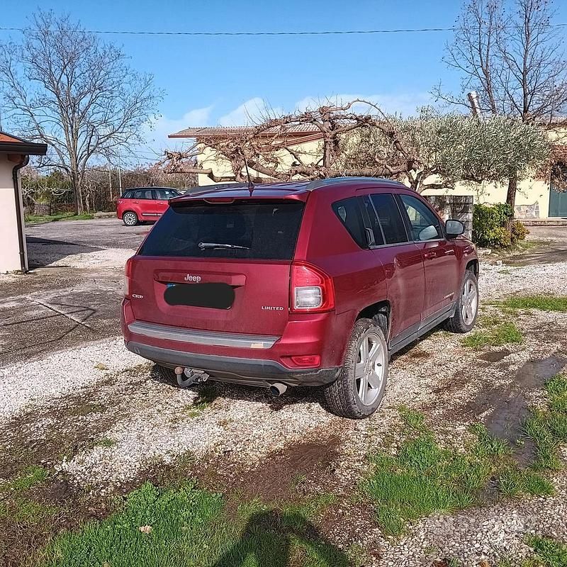 Usata Jeep Compass 163 CV (119 kW) 2012 Rosso SUV