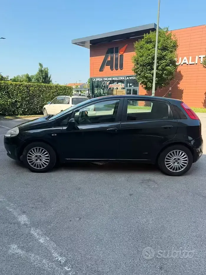 Usata Fiat Grande Punto 65 CV (47 kW) 2007 Nero Utilitaria