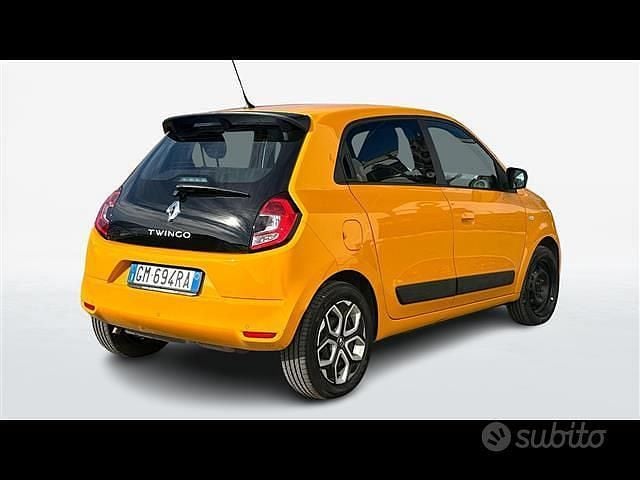 Usata Renault Twingo SE 65 CV (47 kW) 2023 Arancione Utilitaria