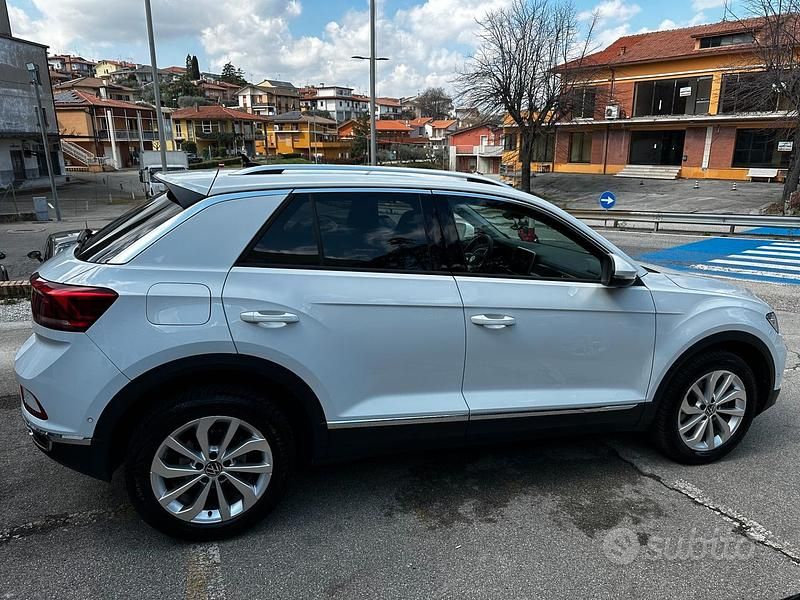 Usata VW T-Roc Style 150 CV (110 kW) 2024 Bianco SUV
