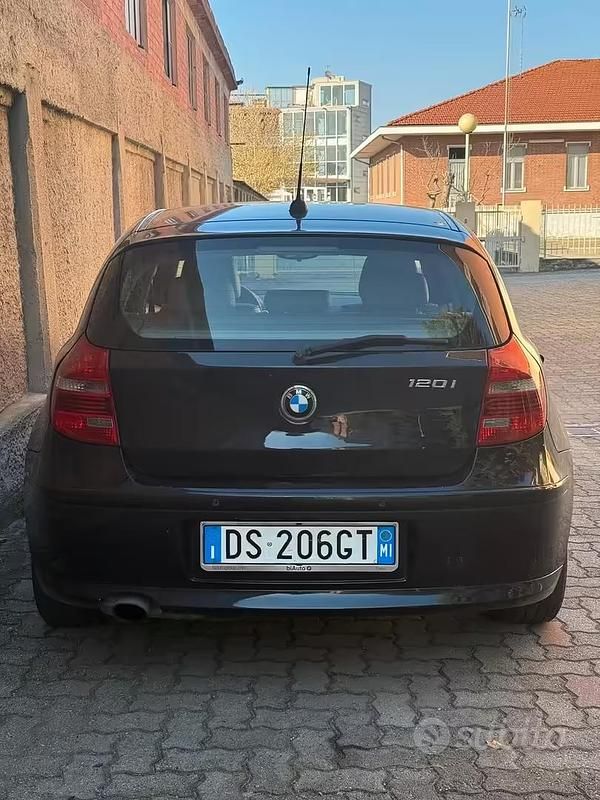 Usata BMW 120 2008 Blu Utilitaria