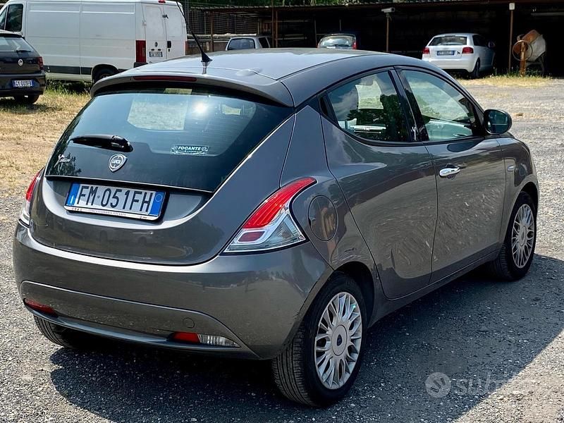 Usata Lancia Ypsilon 2017 Grigio Utilitaria